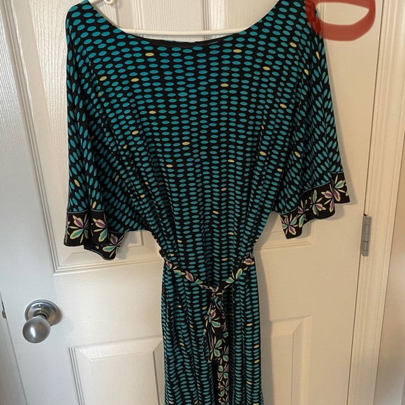 Dress - Picture 1 of 2